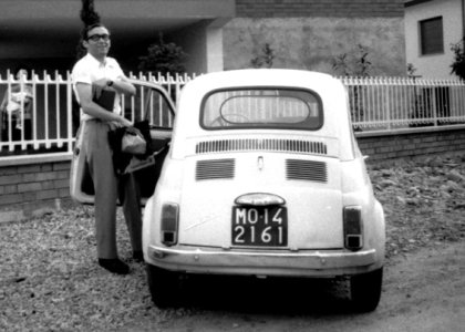Luigi-Ghirri-fotografato-da-Franco-Guerzoni-fine-anni-60-Courtesy-Archivio-Franco-Guerzoni-567x4.jpg