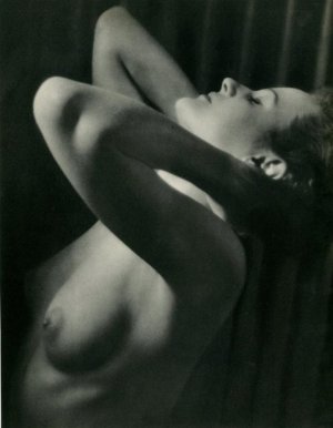 martin-bruehl-nude-1935-via-liveauctioneers.jpg