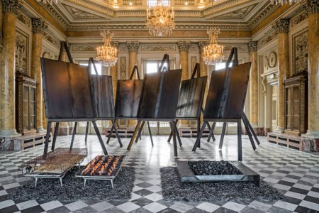 Jannis-Kounellis-Brute-installation-view-at-La-Monnaie-de-Paris-Parigi-2016-photo-Manolis-Babous.jpg