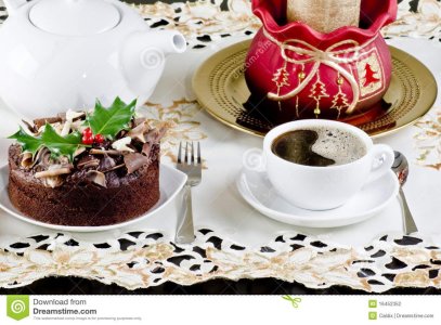 christmas-cake-coffee-16452352.jpg