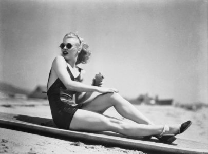 Ginger Rogers-1936-1-R.jpg