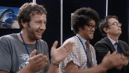 79185-IT-Crowd-applause-gif-p5oW.jpg