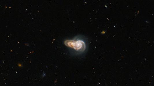 hubble-sees-two-overla.jpg