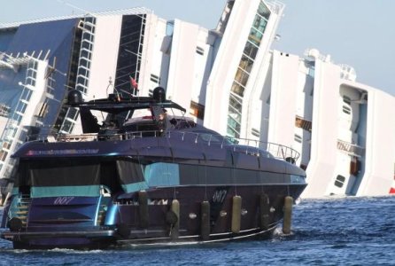 yacht-007-costa-concordia.jpg